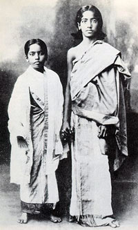 Photograph of Krishnamurti with his brother Nitya
