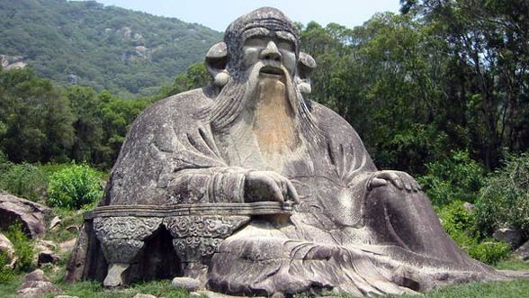 A stone sculpture of Laozi, located north of Quanzhou at the foot of Mount Qingyuan